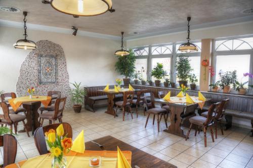 Hostal Pension & Gasthaus Kahren