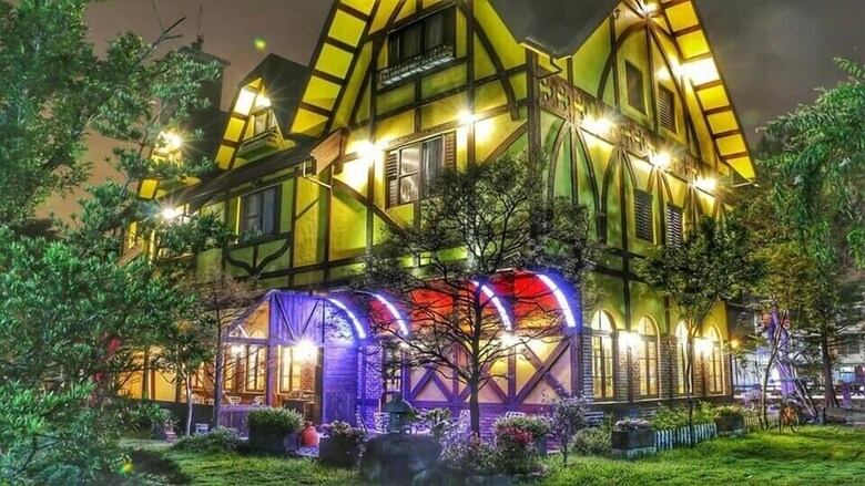 Bed & Breakfast Puli Story House