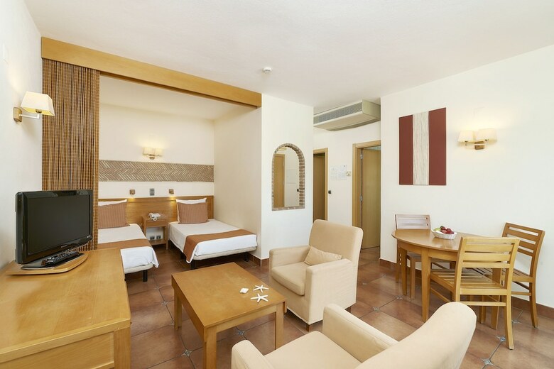 Oceanus Aparthotel