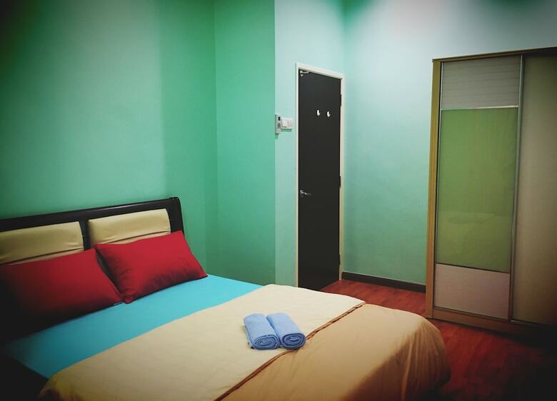 Ibook 1 - Luxury Holiday Homestay