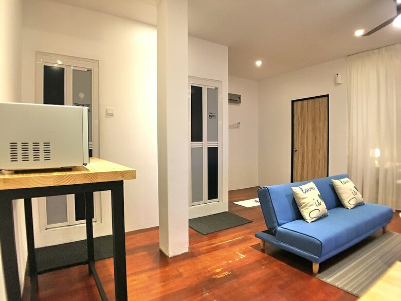 Ibook 7 - 2bedroom Gurney Studio Suites