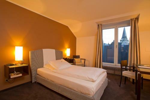 Hotel Schlo� Tremsb�ttel