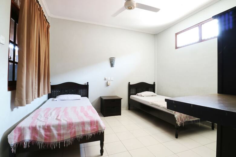 Hotel Taman Mekar Beach Inn