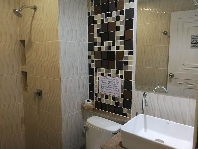 Hotel Narai Iyara Palace Lopburi