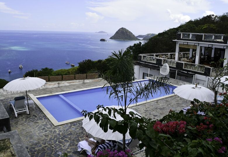 Bed & Breakfast La Cecile Hotel And Cafe Komodo