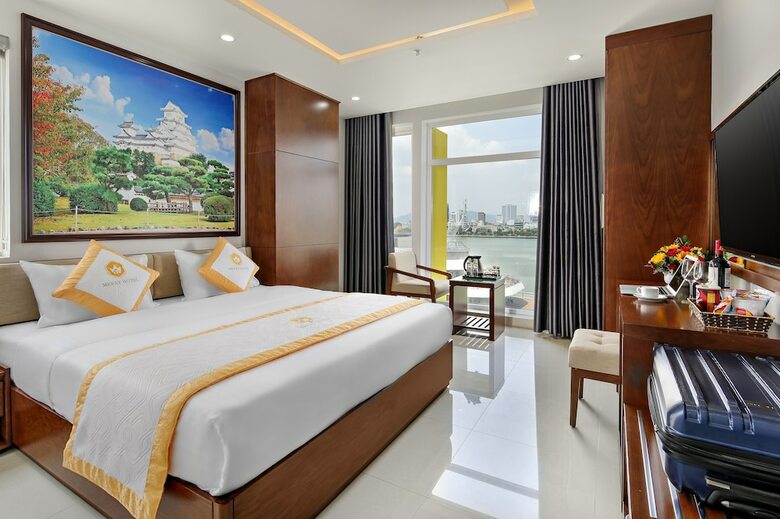 Merry Hotel