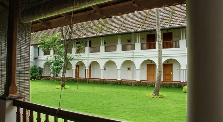 Hotel Lemon Tree Vembanad Lake Resort, Kerala