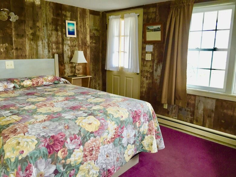 Moody's Motel & Cottages
