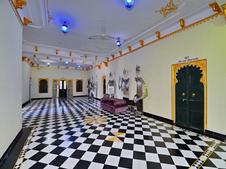 Jaisingh Garh Hotel And Resort
