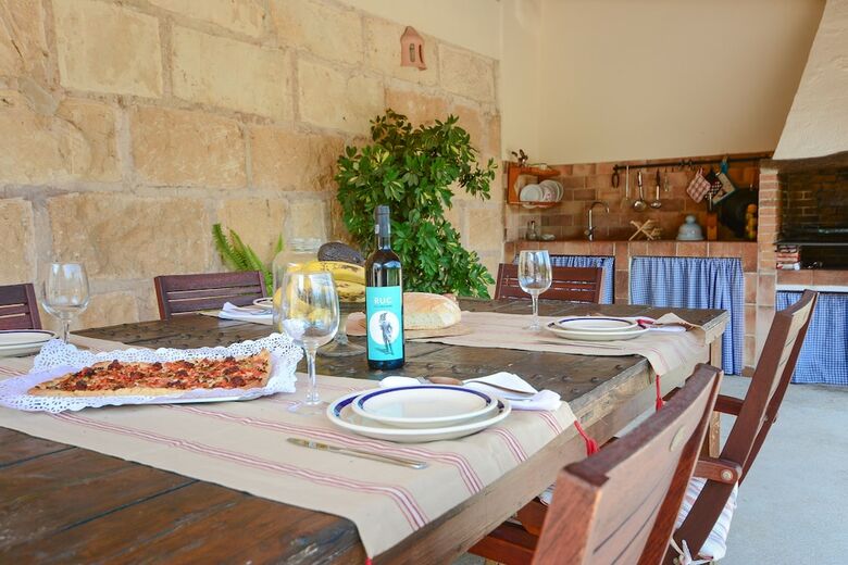 Villa Short Dhortella