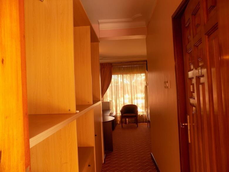 Hotel Entebbe Travelle'rs Inn