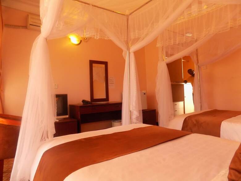 Hotel Entebbe Travelle'rs Inn