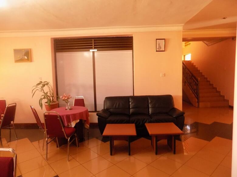 Hotel Entebbe Travelle'rs Inn