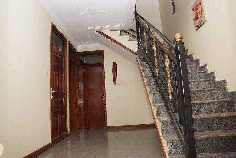 Hotel Entebbe Travelle'rs Inn
