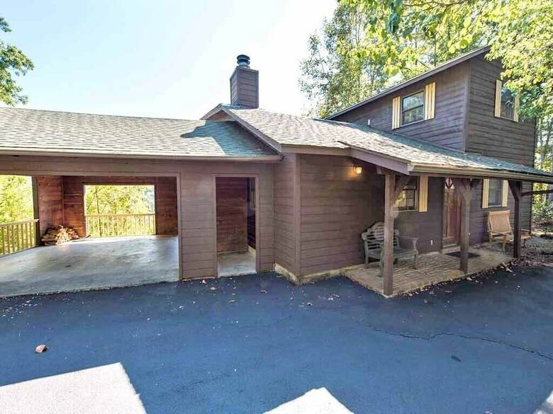 Woodshed 2 Bedroom Home With Mountain View