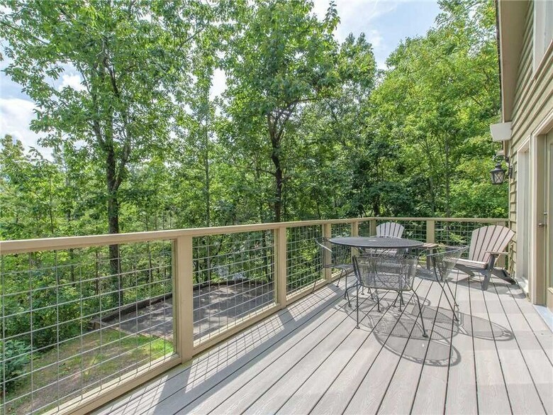 Mountain Charm 3 Bedroom Home With Fireplace
