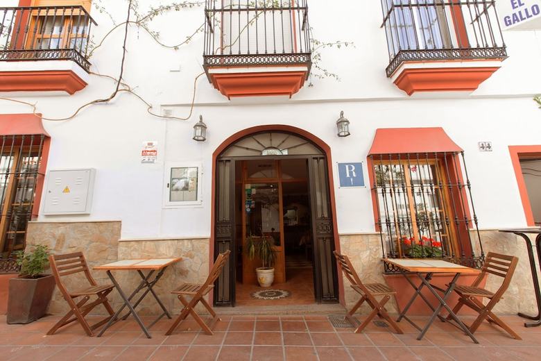 Hotel Hostal Apartamentos El Gallo