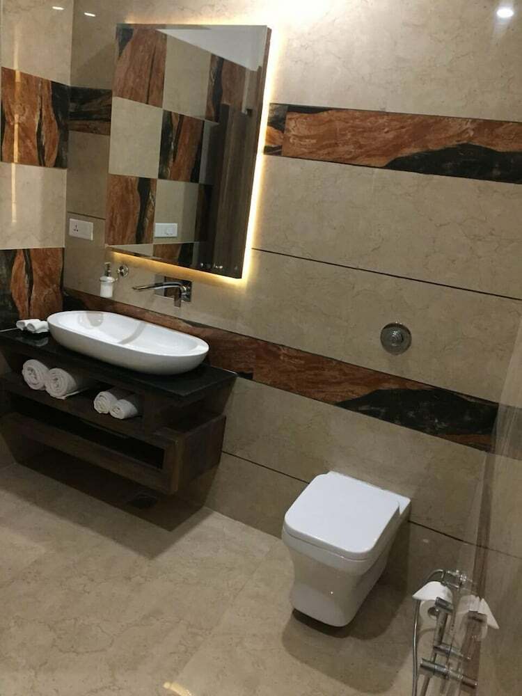 Hotel The Royal Shelaton