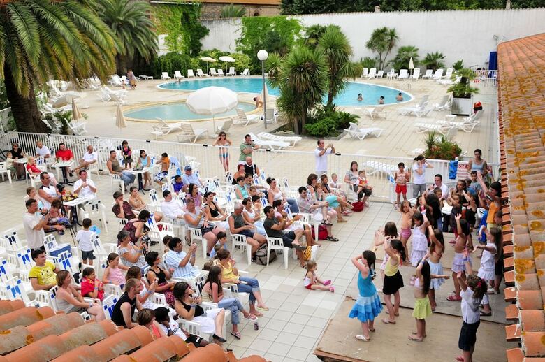 Le Domaine Du Mas Blanc By Popinns