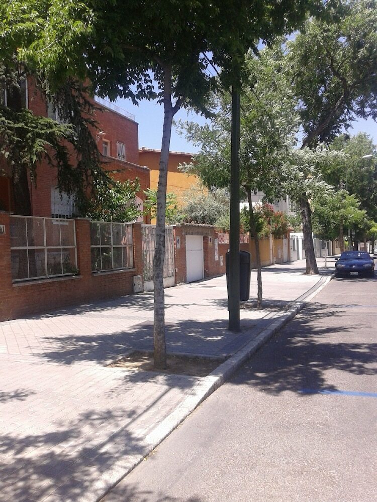 Apartamentos Chalet Jard�n Centro Madrid