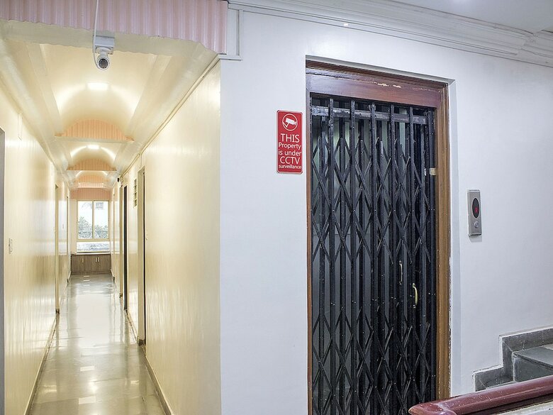 Oyo 10678 Hotel Nandanvan