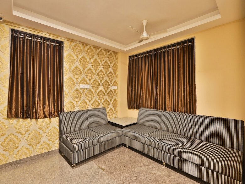 Oyo 12247 Hotel Royal Rituals