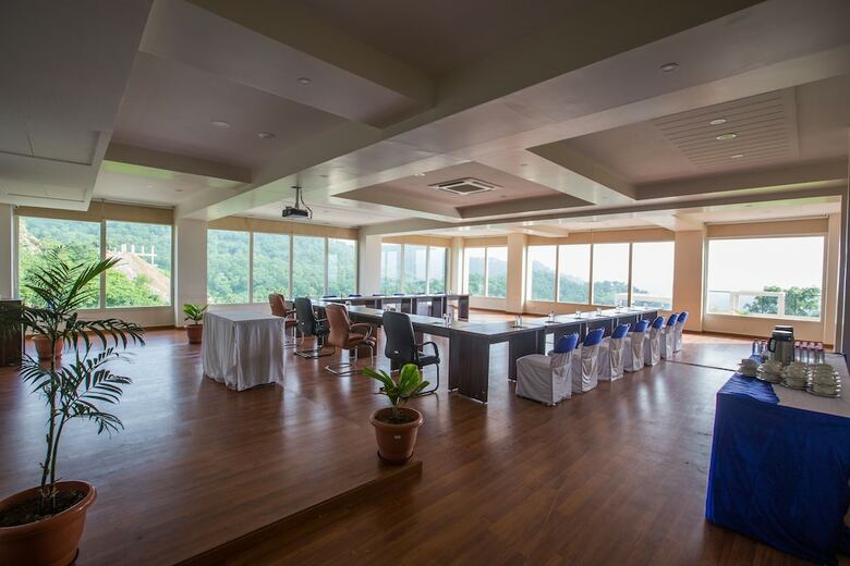 Hotel The G Mount Valley Resort & Spa