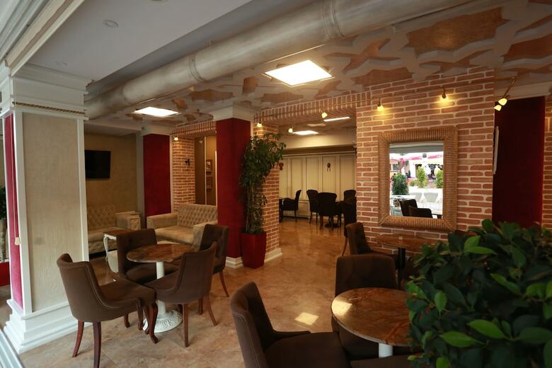 Hotel Hymetis Palace