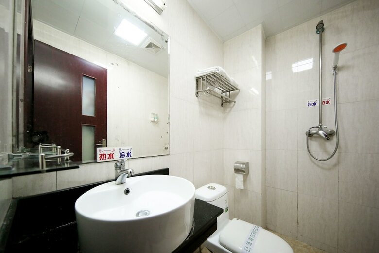 Oyo 8027 Li Hu Business Hotel