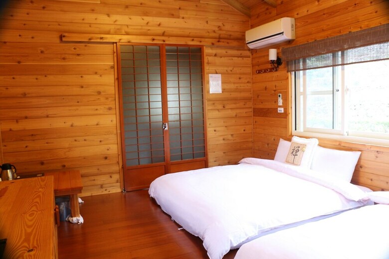 Hotel Sitou Flora's House B&B