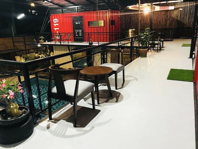 Hotel Beach Box Resort Hua Hin