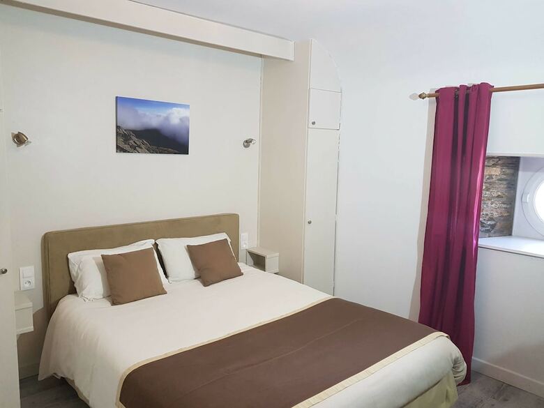 Hotel Brb - Chambres D'h�tes Abbaye Bon Repos