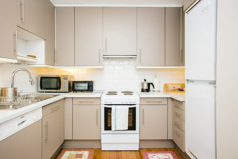 2 Bedroom Apartment In Westminister