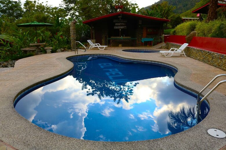 Hotel De Monta�a El Pelicano