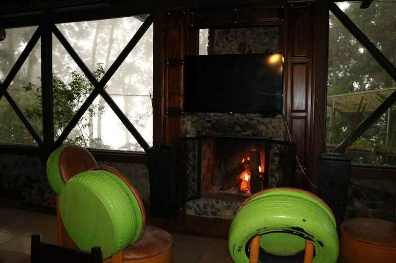 Hotel De Monta�a El Pelicano