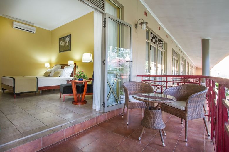 Cityblue Courtyard Hotel & Suites