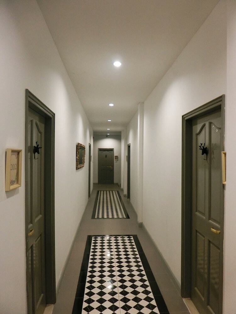 Bloom Boutique Hotel And Cafe