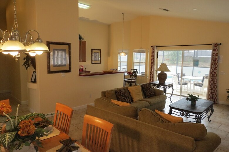 Davenport Area Pool Homes By Sunny Ovh