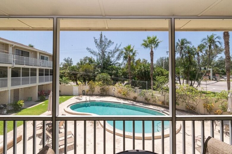 Beach Townhouses 104
