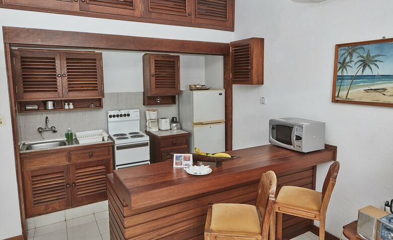 Aparthotel Tamarind Village Apartments