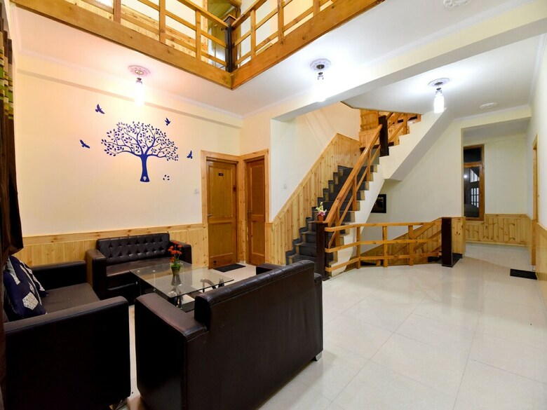 Hotel Oyo 13267 Hillside Valley