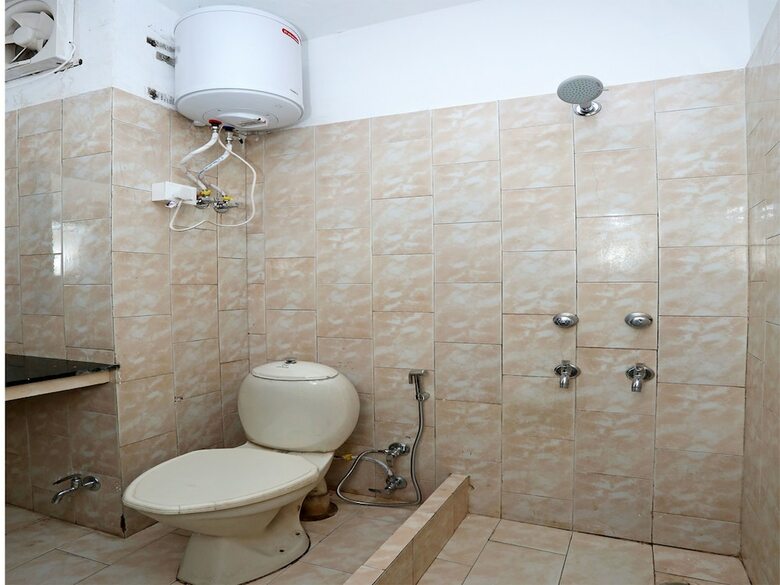 Oyo 13243 Hotel City Castle