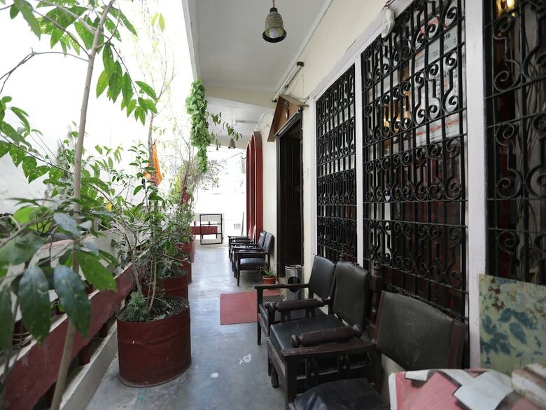 Oyo 12542 Hotel Ankur Plaza