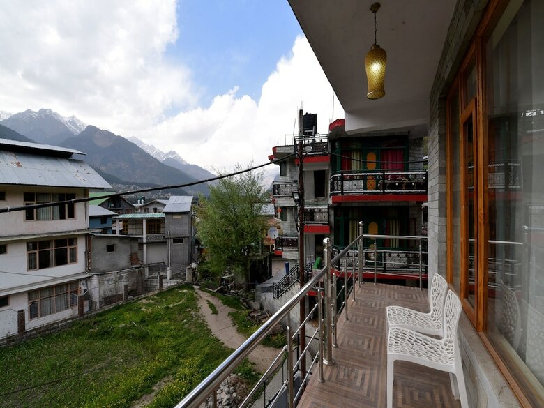 Hotel Oyo 13356 Himachal Heights