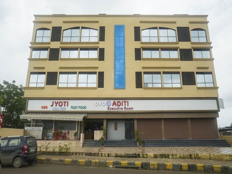 Hotel Oyo 11597 Aditi Executive
