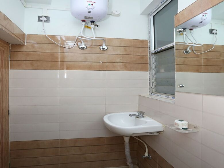 Hotel Oyo 13265 Aashray Guest House