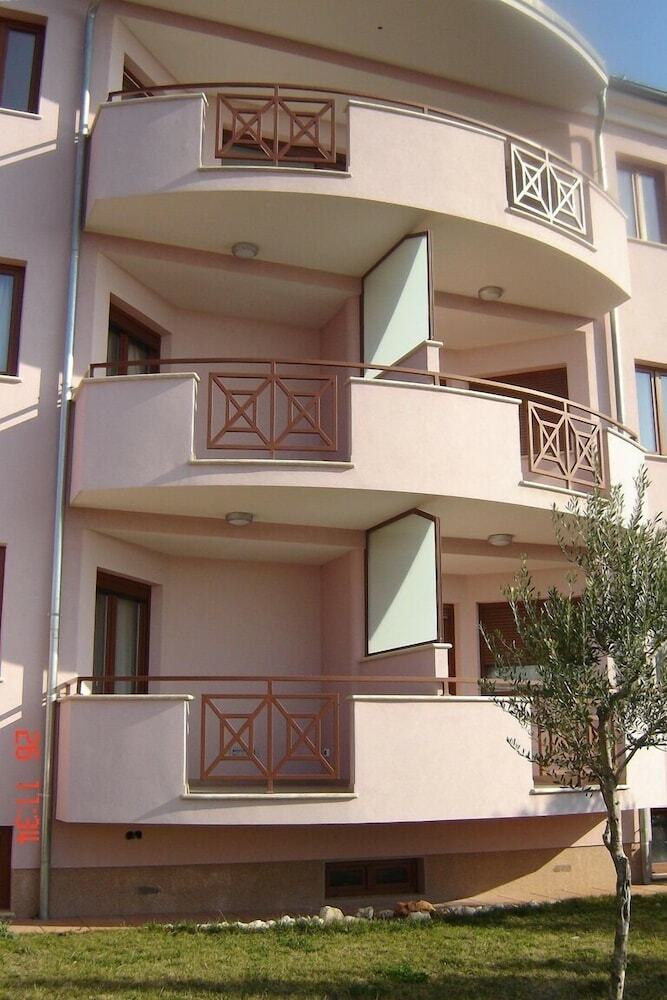 Apartments And Rooms Camaiore