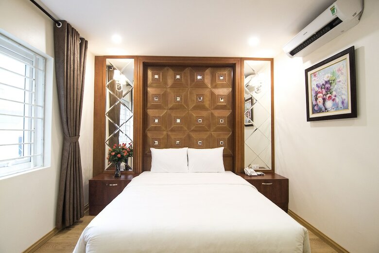 Canary Hotel & Apartment