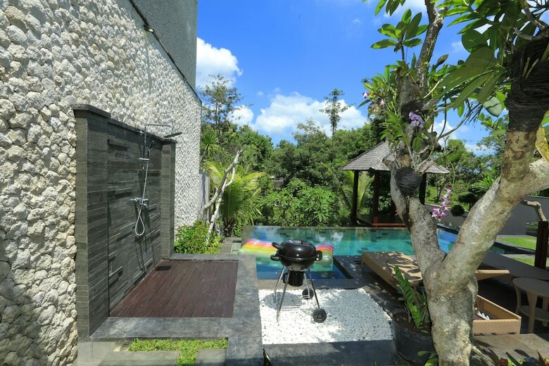 Raja Woods Villa