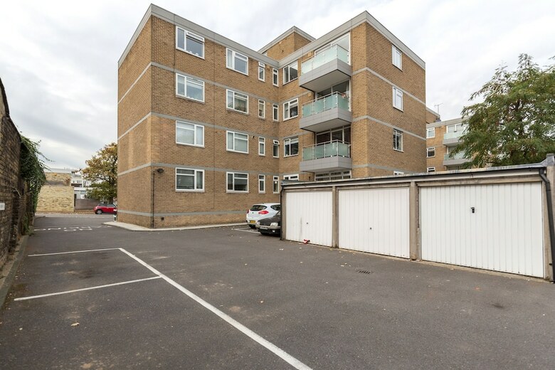 Putney Court - 1 Bed Apartment By Basetogo